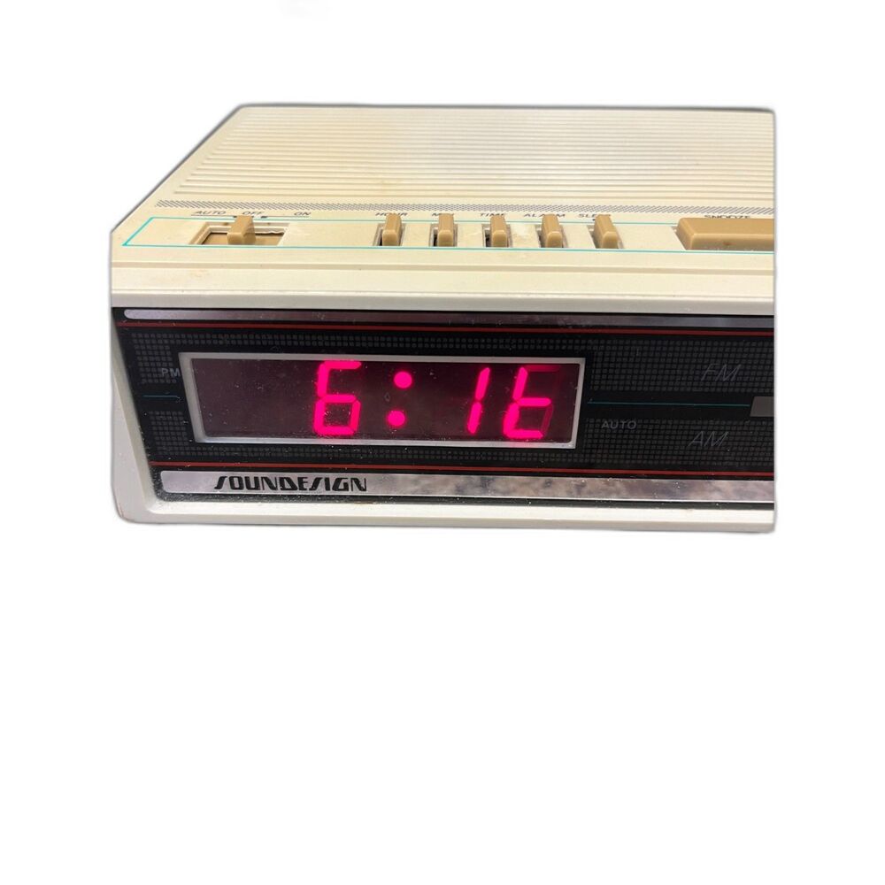 Vtg 1980s Soundesign Am/FM Digital Alarm Clock Radio Model 3620WHT White TESTED